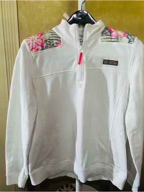 Vineyard Vines White Sweatshirt with Pink Floral Yoke